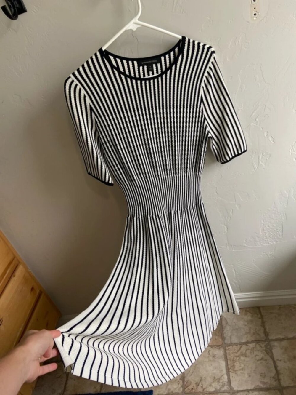 Dress - Picture 3 of 5